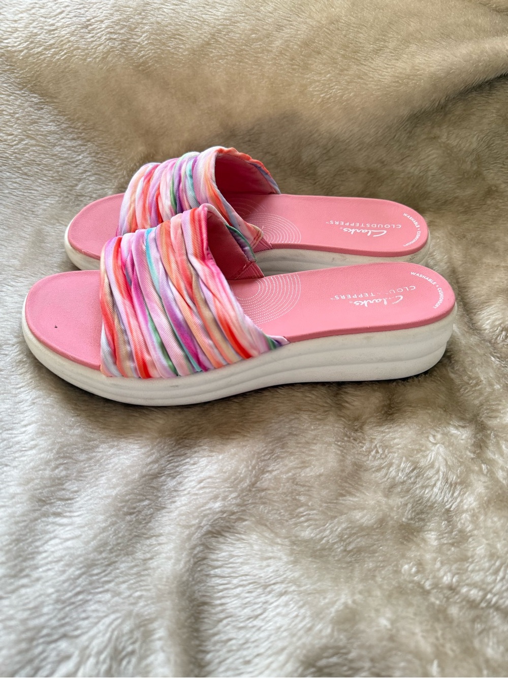 Clarks Pink Multi-Color Ruched Slide Sandals - Picture 2 of 6